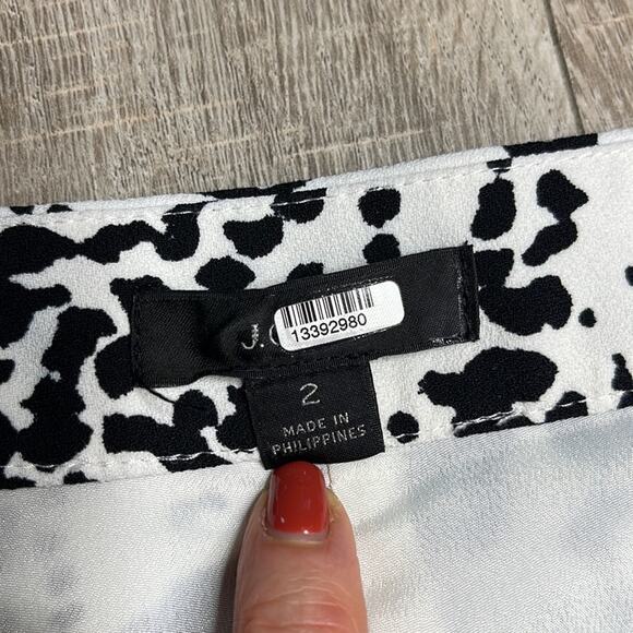 J. CREW Black White Animal Print Side Zip Shorts Women’s Size 2 - Picture 2 of 8